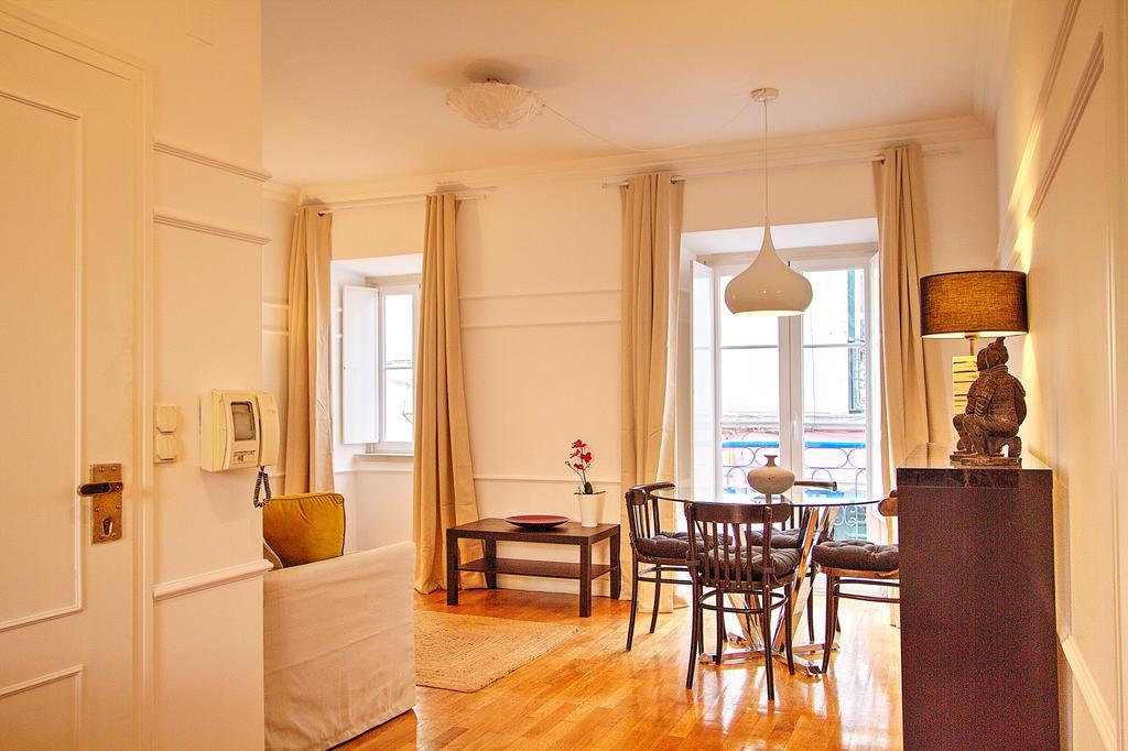 Appartement Heart Of Bairro Alto-Live Like A Local à Lisboa Extérieur photo