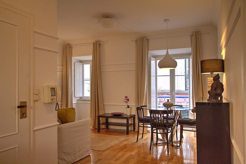 Appartement Heart Of Bairro Alto-Live Like A Local à Lisboa Extérieur photo